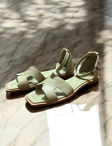 Zara HAKİKİ DERİ SANDALET 37