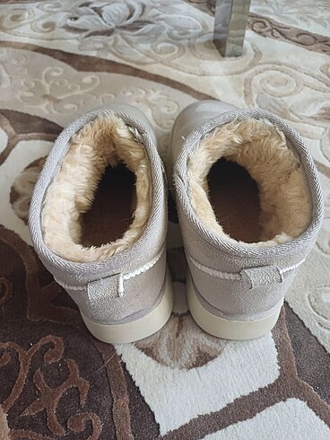 Ugg Ürün hiç giyilmedı sıfır