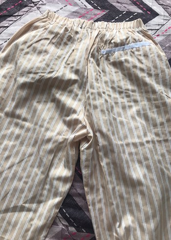 Bej Kadın Piliseli Rahat Kesim Pantolon - Görsel 4