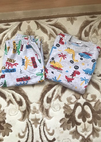 Diğer Pijama takım 5/6 yaş uyumlu