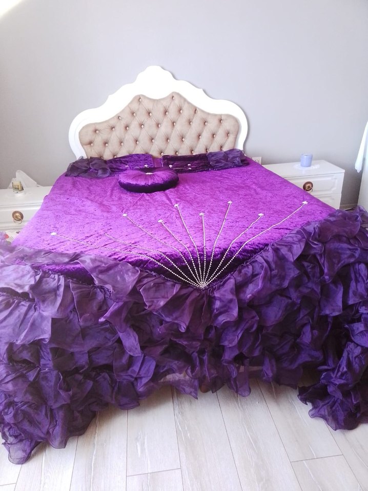 Mor İşlemeli Parlak Yatak Örtüsü - Görsel 3