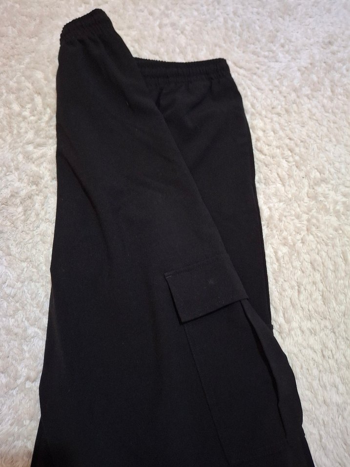 Stradivarius Siyah Rahat Kesim Kadın Paraşüt Pantolon - Görsel 3