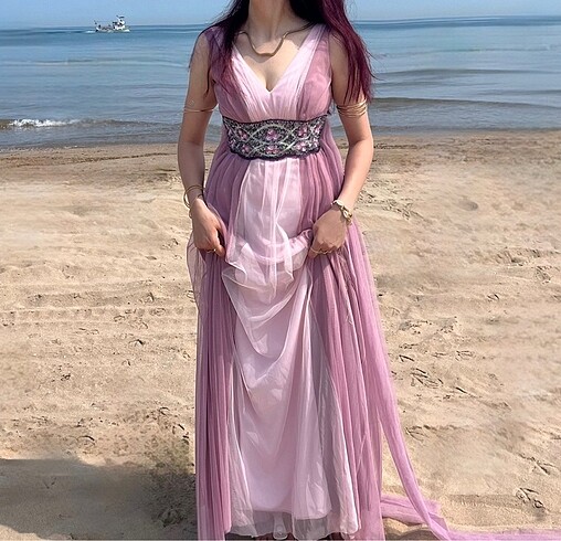 Lila pembe tüllü elbise