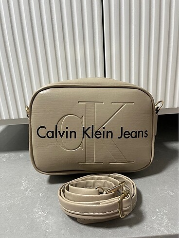 Calvin Klein Yepyeni Sıfır paketli Kadın Calvin Klein Çanta