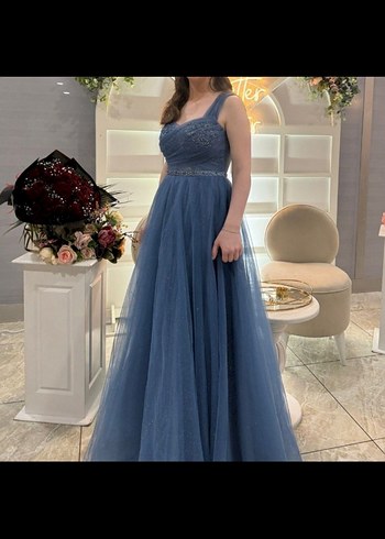 Nişan elbisesi