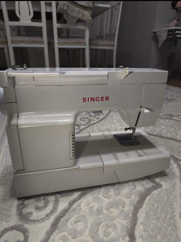Beyaz Singer Dikiş Makinesi - Görsel 2