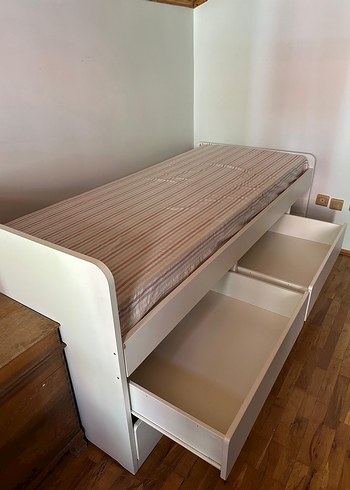 İKEA SLÄKT/LURÖY
tek kişilik baza, beyaz,90x200 cm 4 çekmeceli - Görsel 8