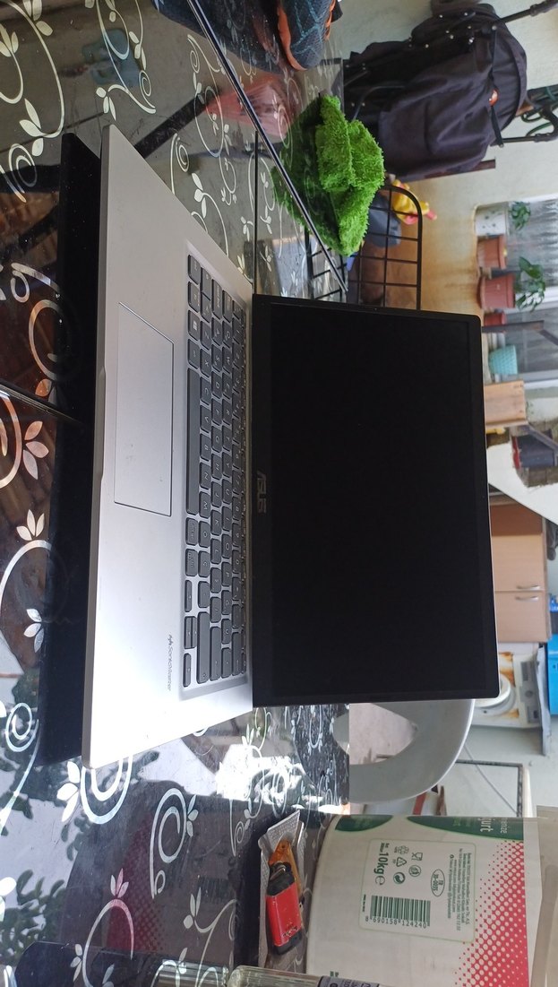 Gri ASUS Laptop - Görsel 2