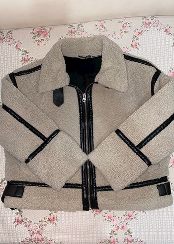 Peluş Detaylı Kadın Bej Ceket