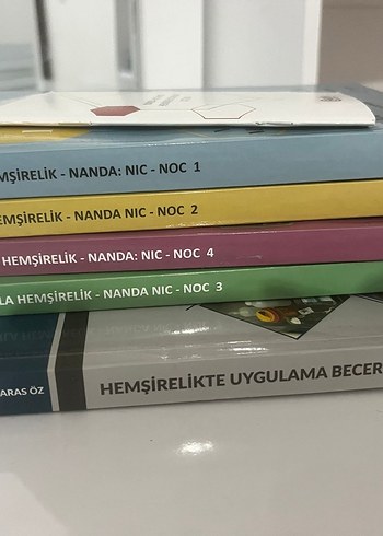  Beden Renk Vakalara Hemşirelik Seti - 4 Kitap