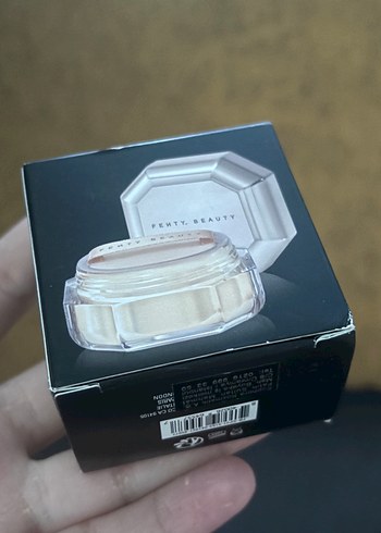 Fenty Beauty Pudra