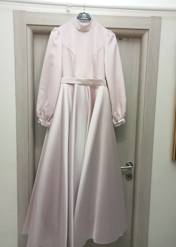 Meliha Tarhanacı valeria pudra abiye - Görsel 3