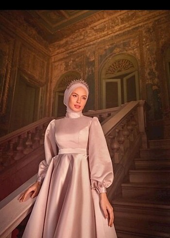 Meliha Tarhanacı valeria pudra abiye - Görsel 2