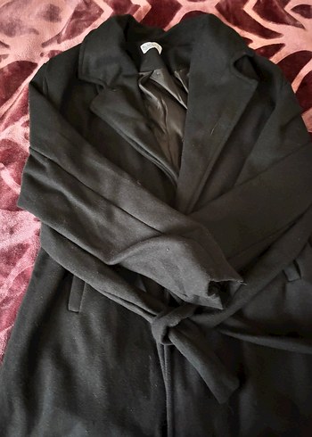 Siyah Kuşaklı Kadın Kaban - Görsel 3