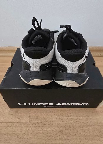 Under Armour Beyaz Gri Basketbol Ayakkabısı - Görsel 3