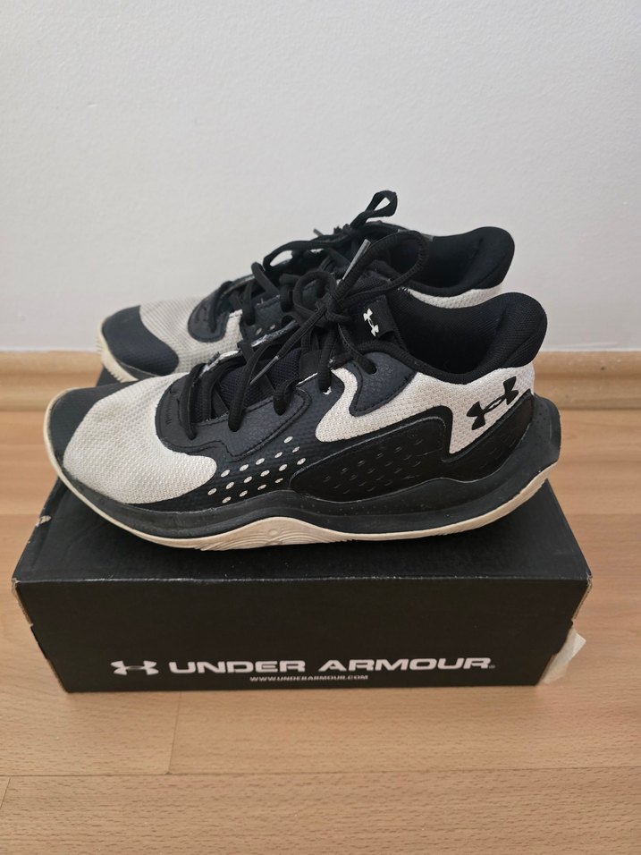 Under Armour Beyaz Gri Basketbol Ayakkabısı - Görsel 4