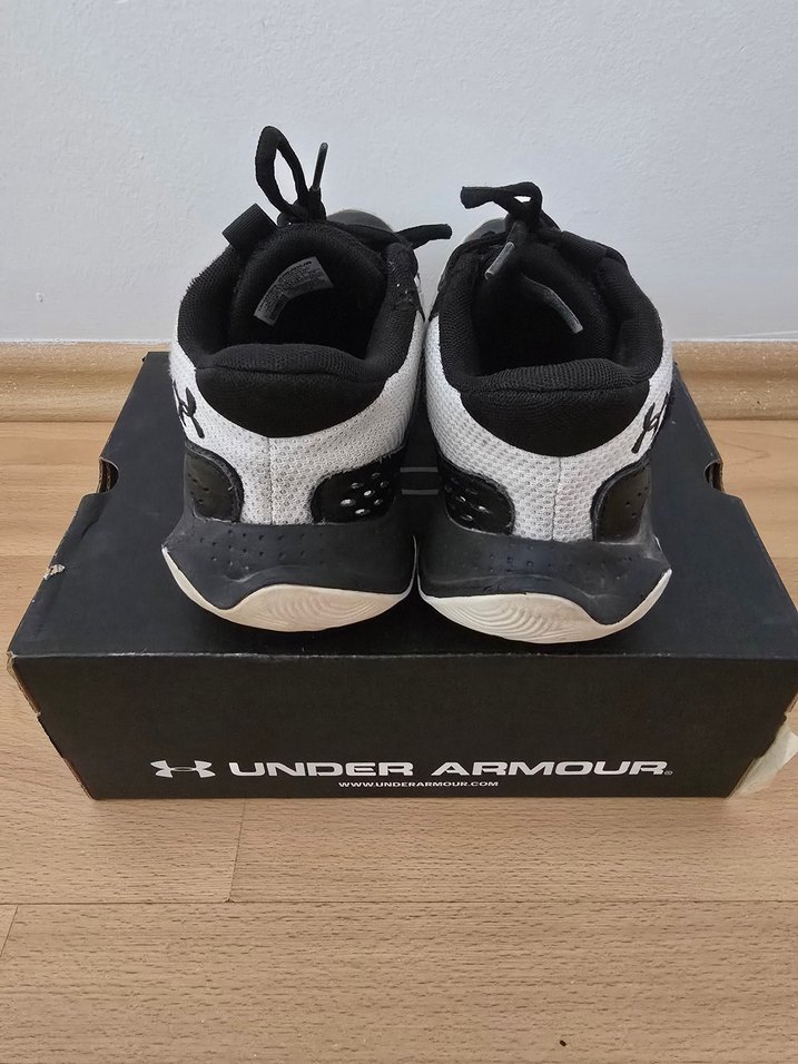 Under Armour Beyaz Gri Basketbol Ayakkabısı - Görsel 3