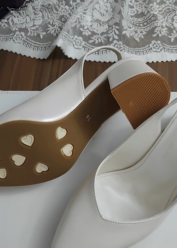 Diğer Beyaz Bağcıklı Stiletto Gelin Ayakkabısı