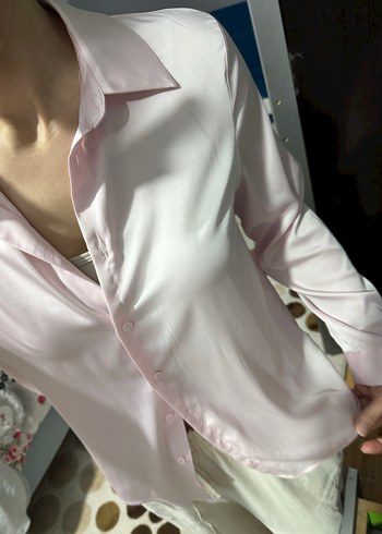 Pembe V Yaka Düğmeli Kadın Gömlek - Görsel 2