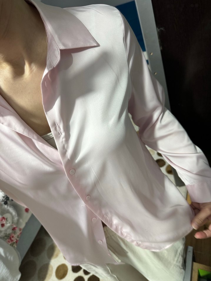 Pembe V Yaka Düğmeli Kadın Gömlek - Görsel 2