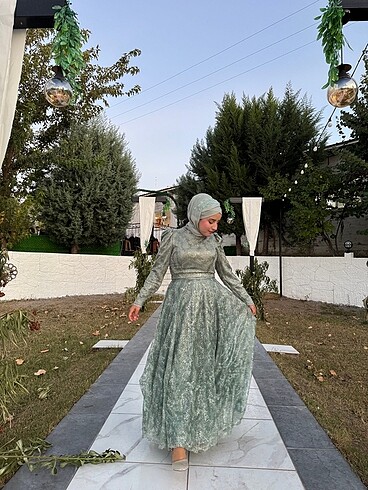 Ürünü geçen yıl aldım iki defa kullandım kusursuz şal ve tacıyla