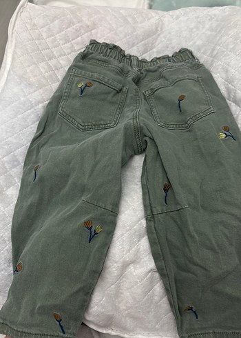 Nakışlı Düğmeli Yeşil Kız Kot Pantolon - Görsel 4
