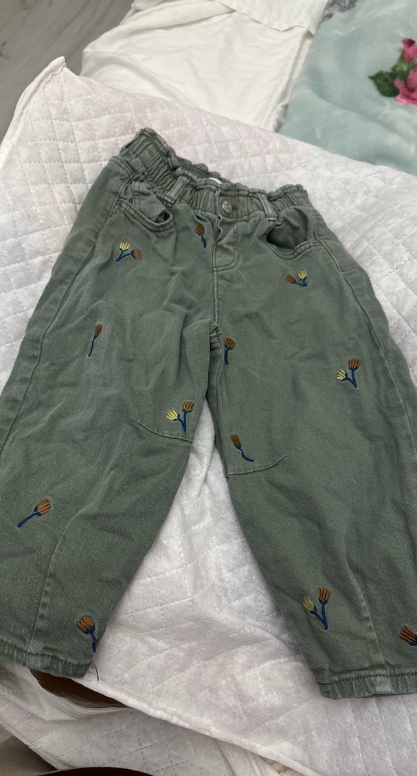 Nakışlı Düğmeli Yeşil Kız Kot Pantolon - Görsel 2