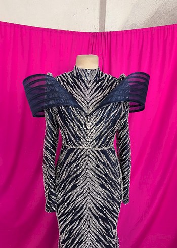 Uzun Lacivert Zebra Desenli Fırfırlı Elbise