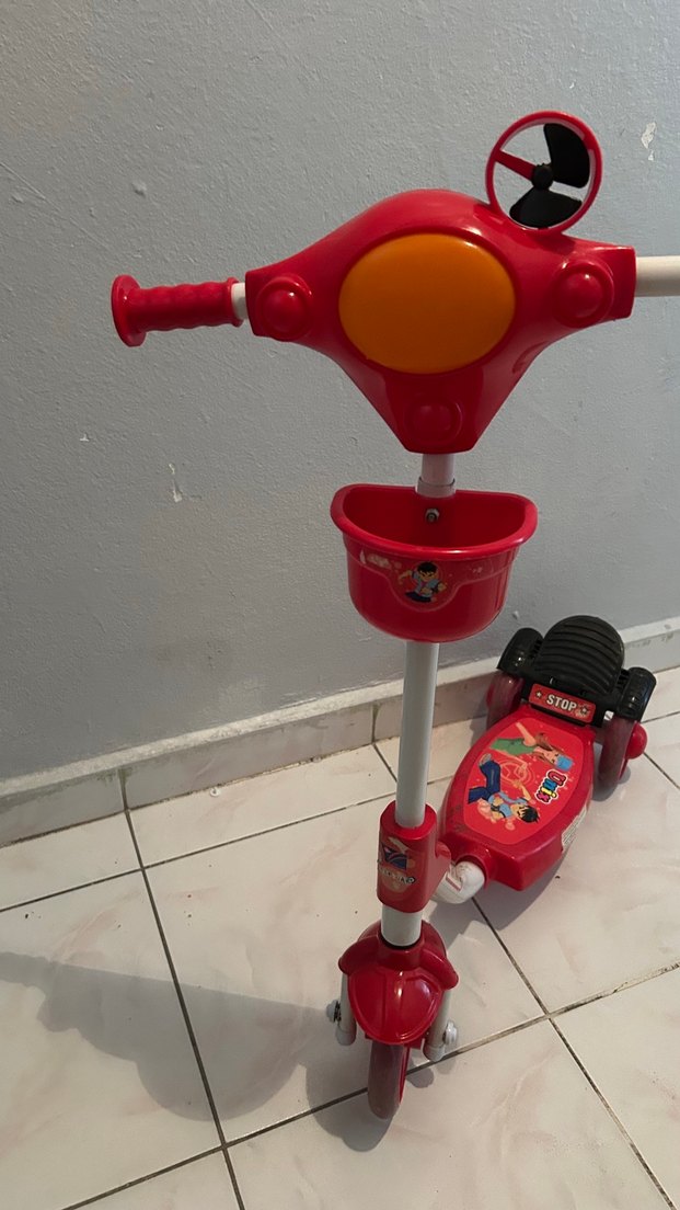 Renkli Kırmızı Çocuk Scooterı - Görsel 3