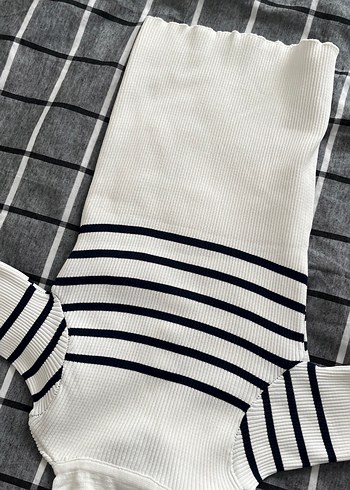 Düğmeli Beyaz Çizgili Triko Kazak - Görsel 2