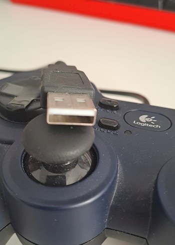 Beden Logitech Siyah Kablolu Oyun Kumandası F310