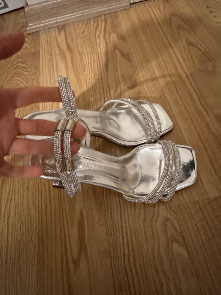 Beyaz taşlı şeffaf tabanlı Topuklu abiye Ayakkabı - Görsel 3