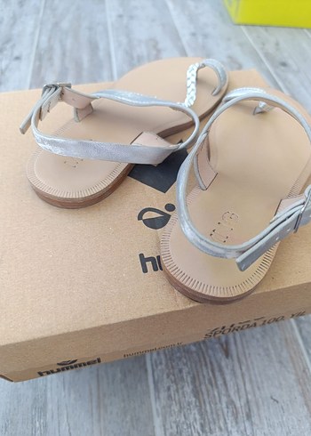 Mango Gümüş rengi Bilekten Tokalı kız çocuk Sandalet
