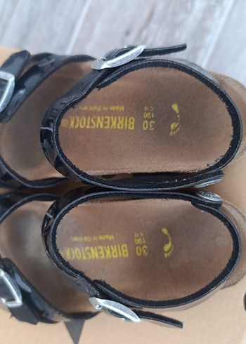 Birkenstock orjinal birkenstock Siyah Rugan Toka Detaylı kiz çocuk Sandalet