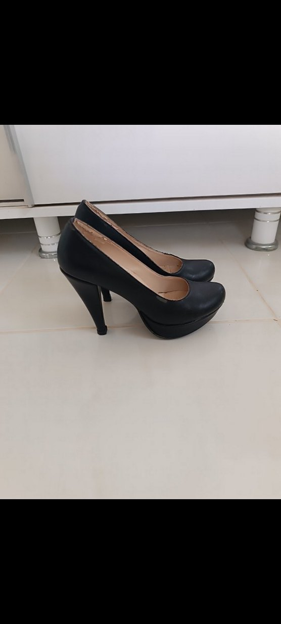 siyah topuklu ayakkabı - Görsel 3