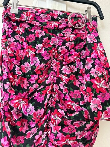 Bershka Çiçek desenli etek