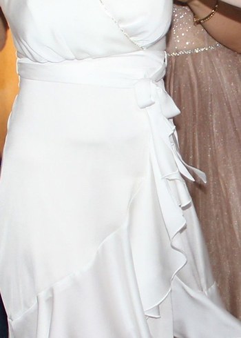 Gece, Nişan, Nikah elbisesi