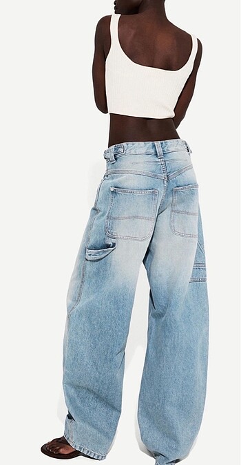 32 Beden mavi Renk BERSHKA BAGGY JEAN