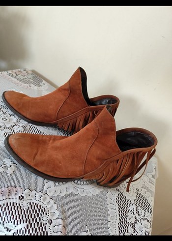 Kahverengi Püsküllü Süet Kadın Dolgu Topuk Bot - Görsel 5