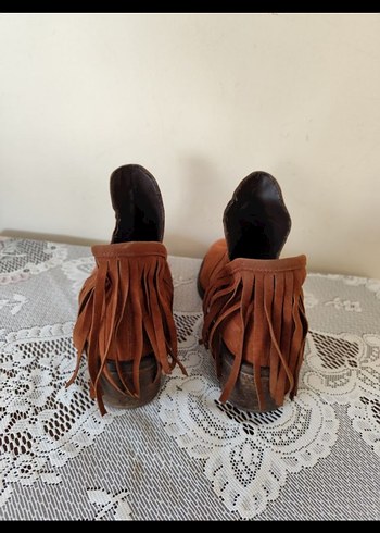 Kahverengi Püsküllü Süet Kadın Dolgu Topuk Bot - Görsel 4