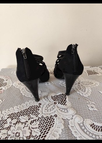 Klasik Gotik Siyah Topuklu Kadın Ayakkabı - Görsel 3