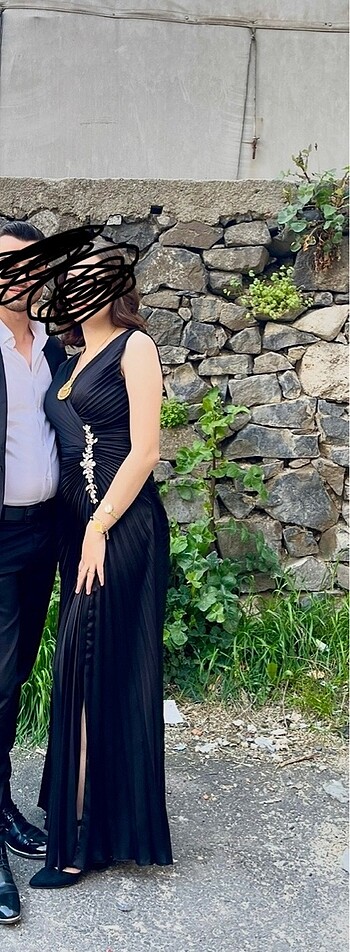 Siyah drapeli abiye