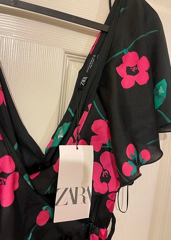 Zara Çiçekli V Yaka Tulum - Görsel 2