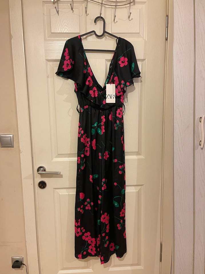 Zara Çiçekli V Yaka Tulum - Görsel 3