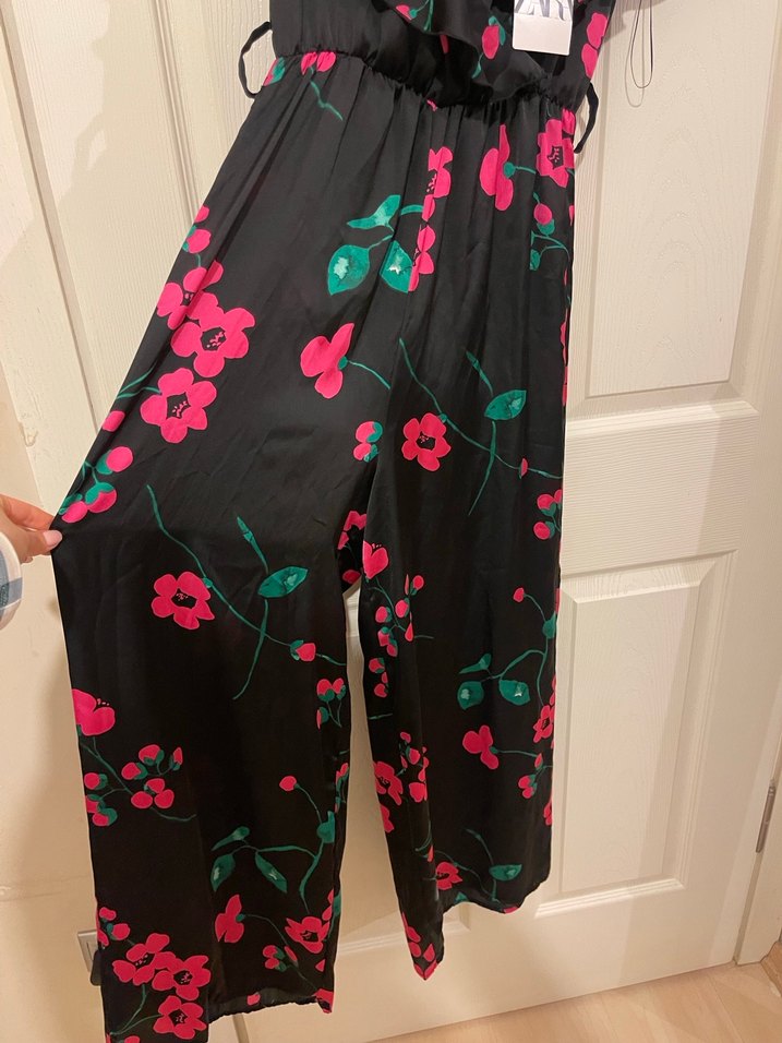 Zara Çiçekli V Yaka Tulum - Görsel 5