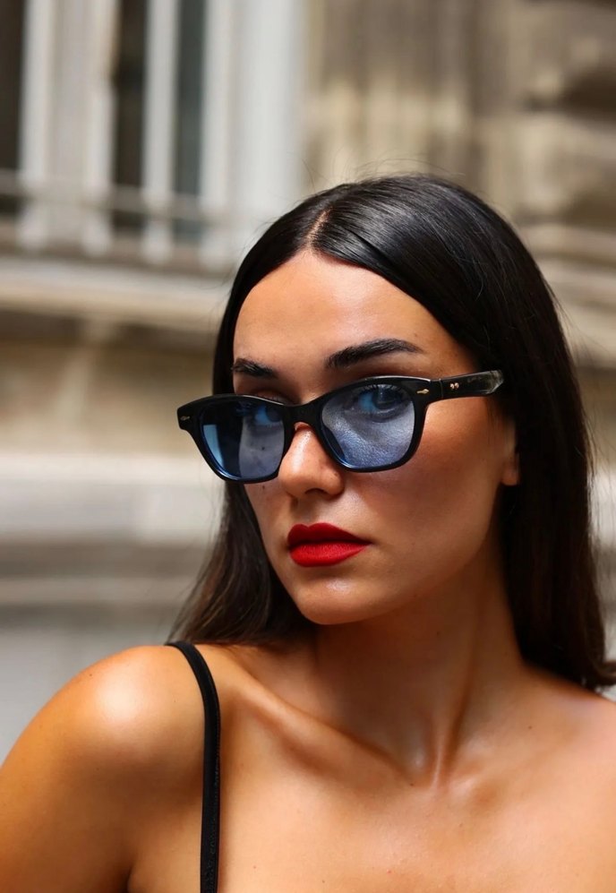 Şeffaf Koyu Mavi Kadın Güneş Gözlüğü - Görsel 2