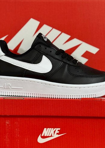 Nike Tüm numaralar mevcuttur. Nike Spor Ayakkabısı