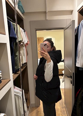 Siyah Kapüşonlu Yumuşak Kumaşlı Kadın Yelek - Görsel 3