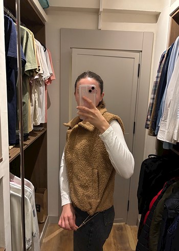 Bej Yüksek Yakalı Kürklü Kadın Yelek - Görsel 2