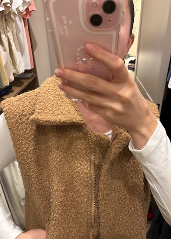 Bej Yüksek Yakalı Kürklü Kadın Yelek - Görsel 3